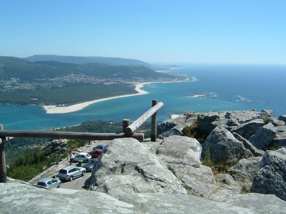 CASA DE LOIS,tranquila, luminosa, con piscina y cerca de Playa América Gondomar Esterno foto