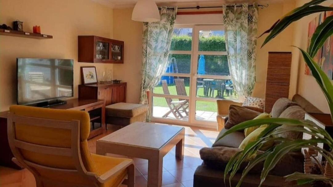 CASA DE LOIS,tranquila, luminosa, con piscina y cerca de Playa América Gondomar Esterno foto