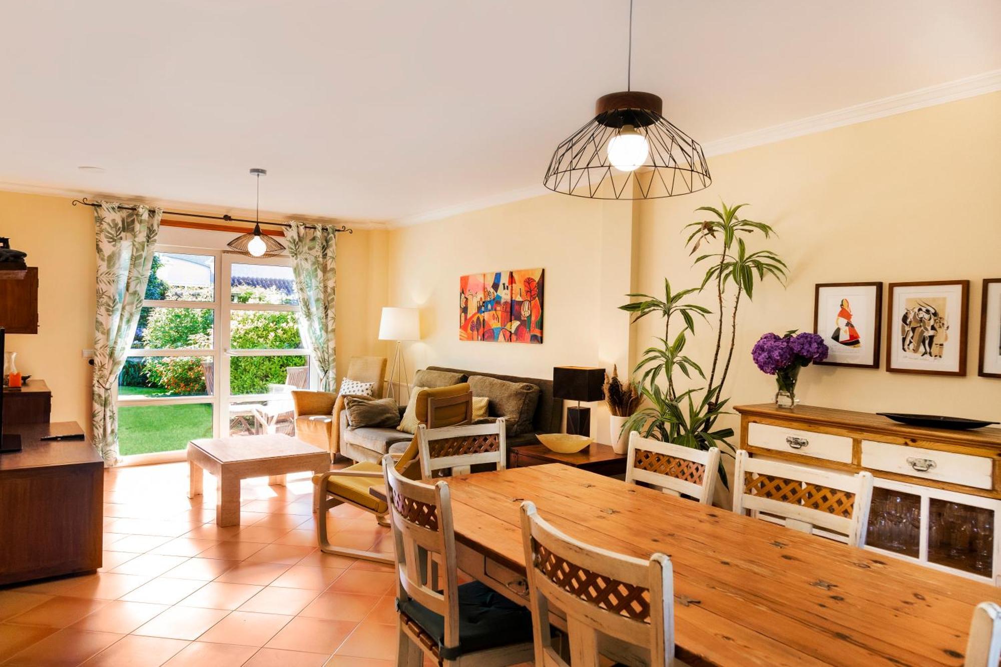 CASA DE LOIS,tranquila, luminosa, con piscina y cerca de Playa América Gondomar Esterno foto